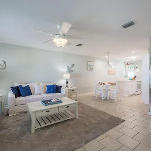 new-listing_ocean-views_steps-to-sand_sleeps-8_beach-essentials.panamacity-beachhotels.com/